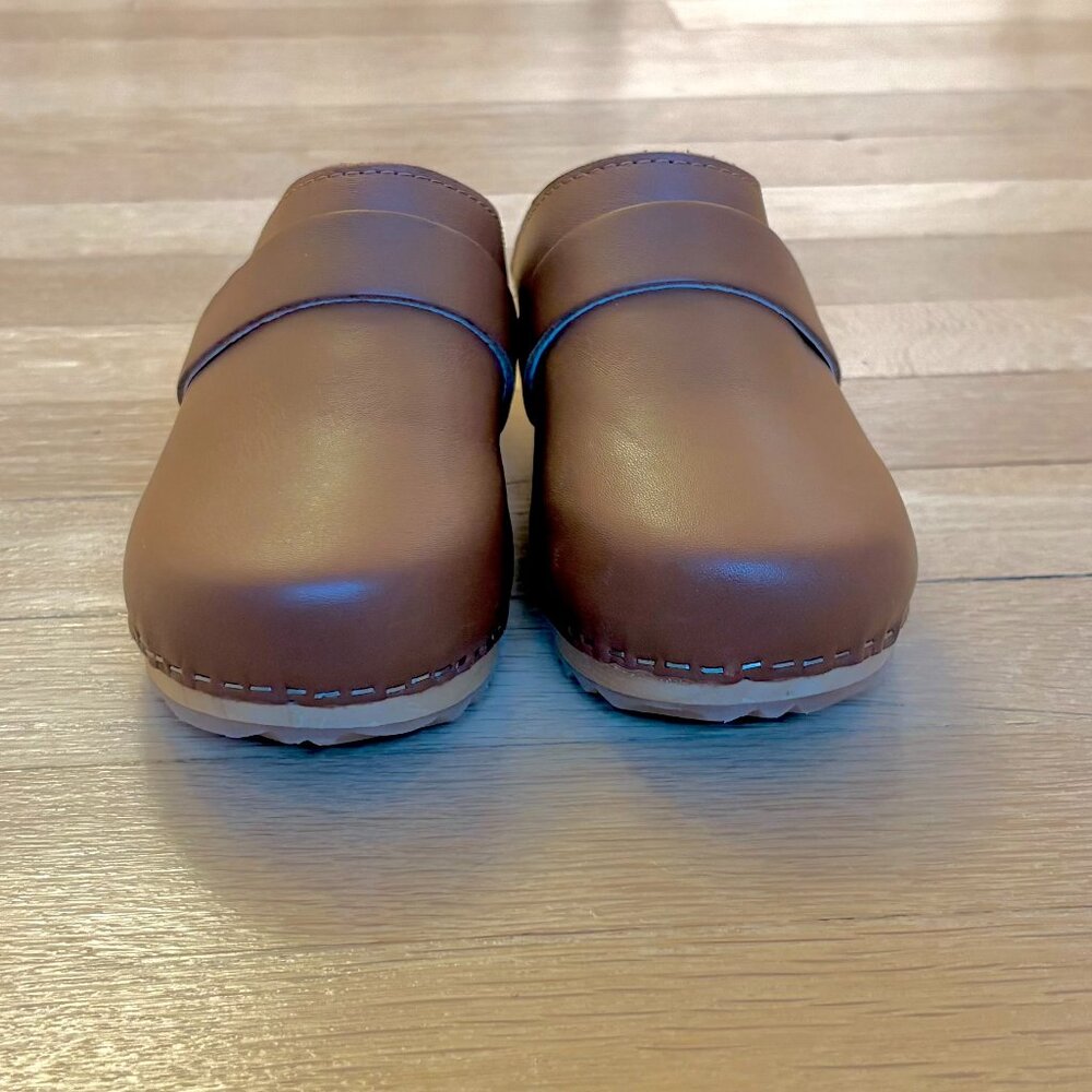 Il Gufo Italian Girls Leather Clogs in Tan, size 32